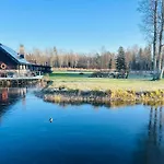 Nova Suur Saunamaja, Spa-mullivanniga Villa Vaisi