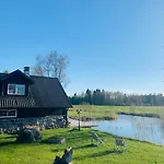 Nova Suur Saunamaja, Spa-mullivanniga * Vaisi