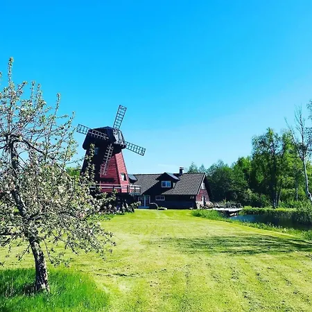 Nova Suur Saunamaja, Spa-mullivanniga Vaisi