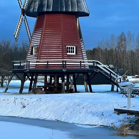 Willa Nova Suur Saunamaja, Spa-mullivanniga Vaisi