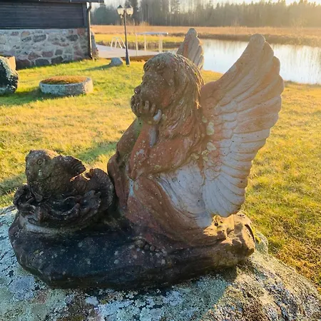 Nova Suur Saunamaja, Spa-mullivanniga Willa *