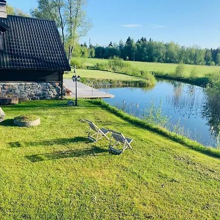 Willa Nova Suur Saunamaja, Spa-mullivanniga Vaisi