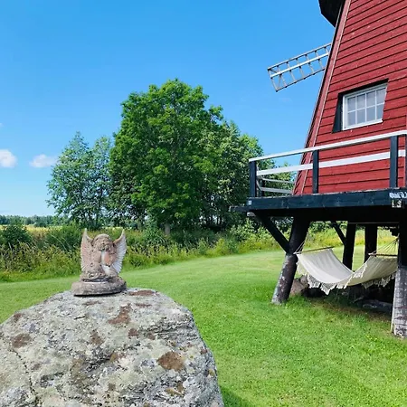 Nova Suur Saunamaja, Spa-mullivanniga * Vaisi