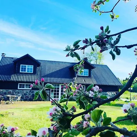 Nova Suur Saunamaja, Spa-mullivanniga Willa