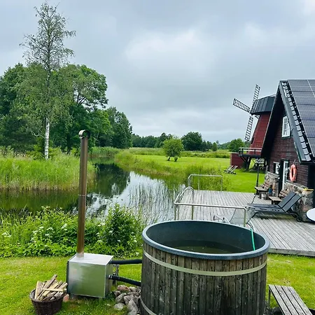 Nova Suur Saunamaja, Spa-mullivanniga Vaisi